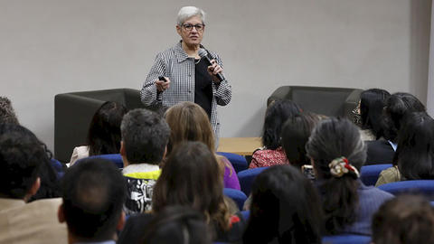 Vicerrectora de Harvard visitó la UC para compartir experiencias clave en temas de equidad de género