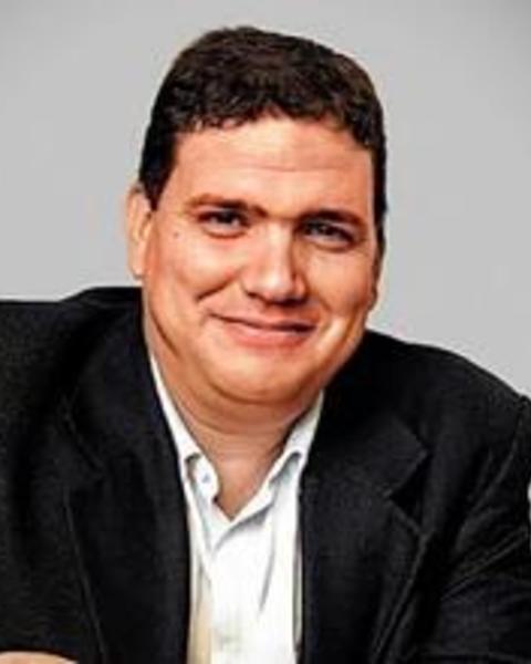 headshot of julio antonio fernandez