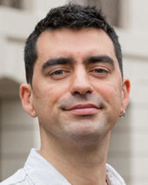 headshot of Pablo Lapegna